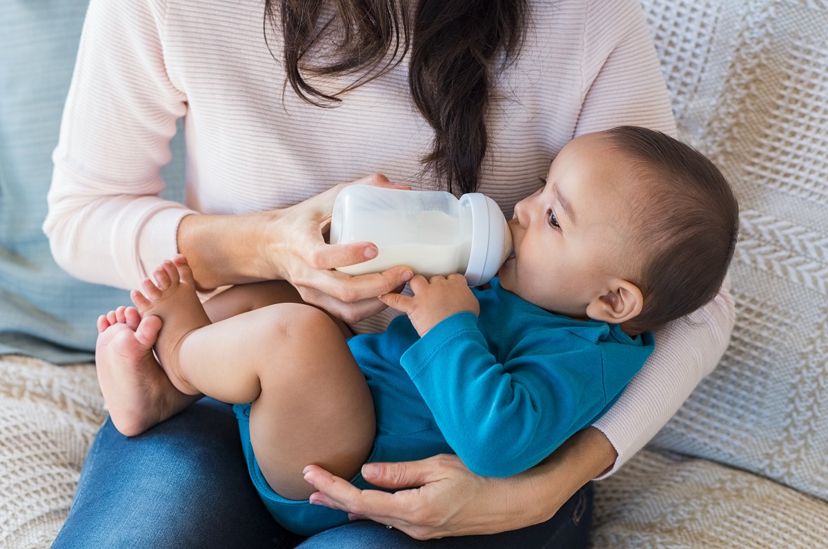 I latti di crescita per la prima infanzia: tipologie e caratteristiche